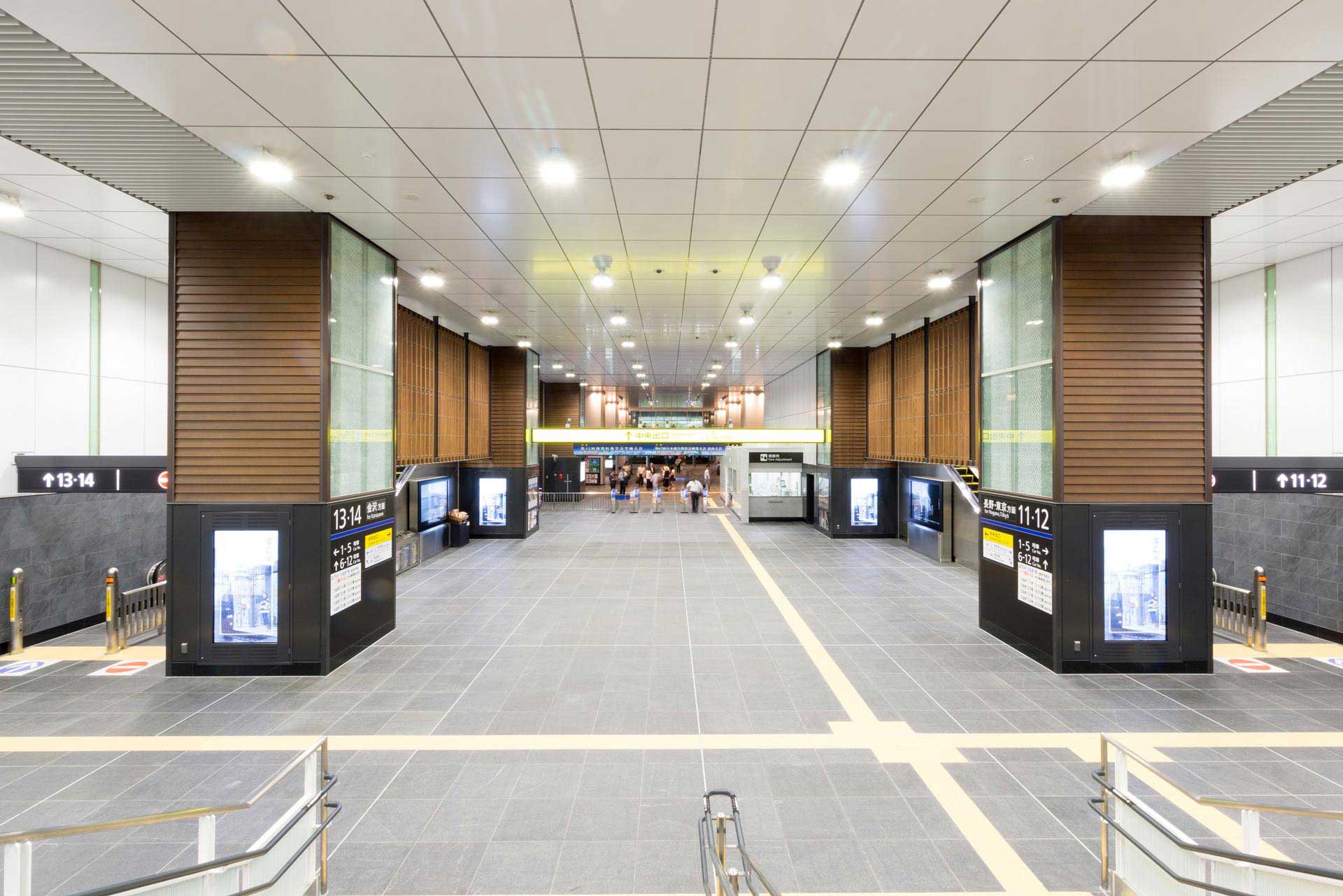 JR / あいの風鉄道・富山駅 コンコース